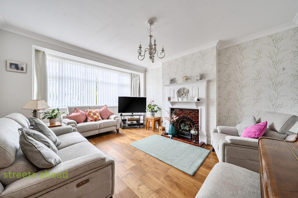 House in Croydon - View 2