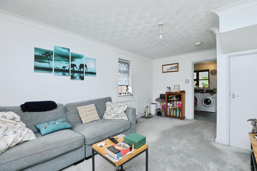 Two Fields Way, Bawdeswell, Dereham photo 2