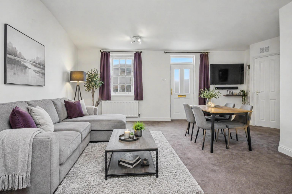 Apartment in Rothwell, North Northamptonshire - View 5