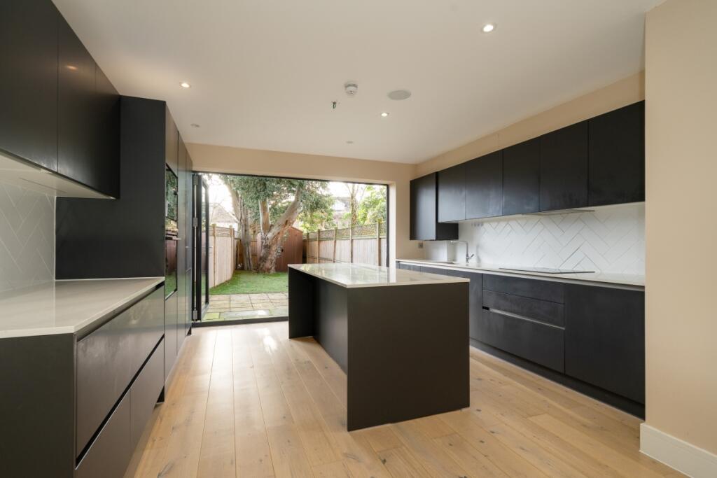 Apartment in London - View 2