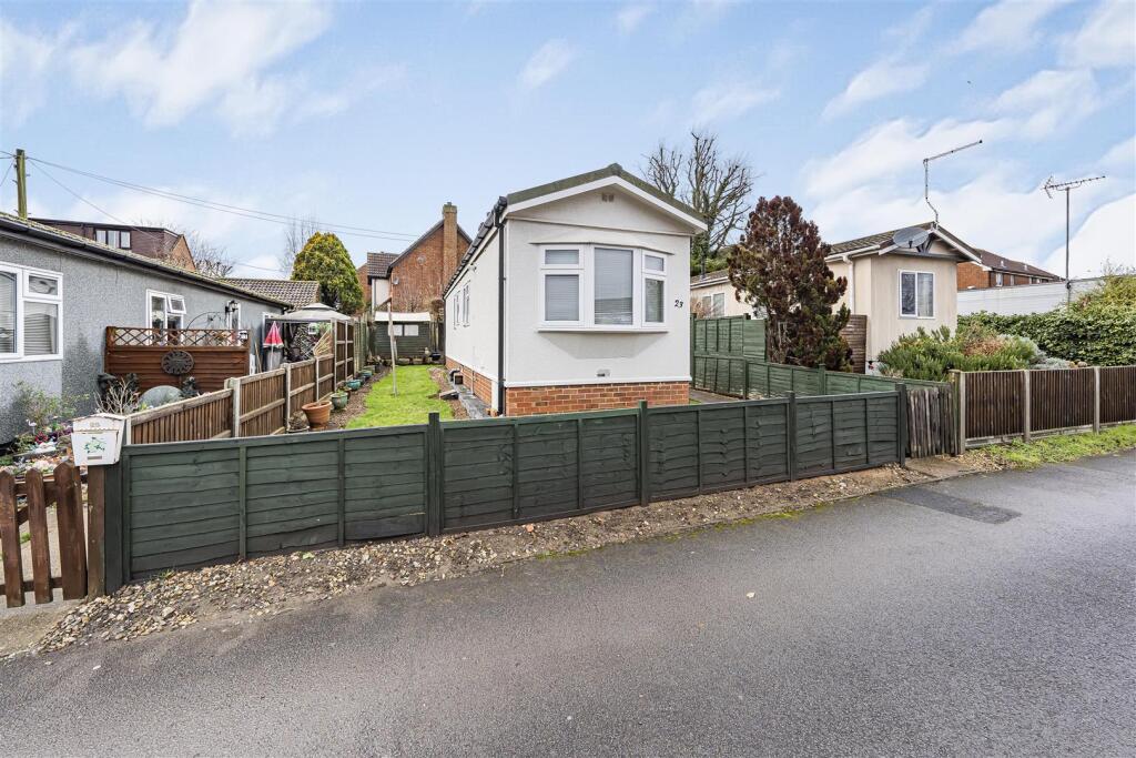 Main image of property: Heywood Gardens, Maidenhead