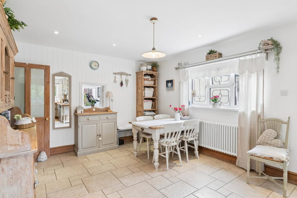 House in Slough, Stoke Poges - View 5
