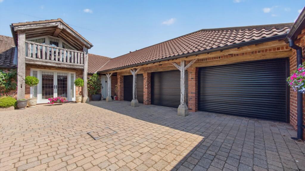 House in Rushcliffe, Cropwell Butler - More