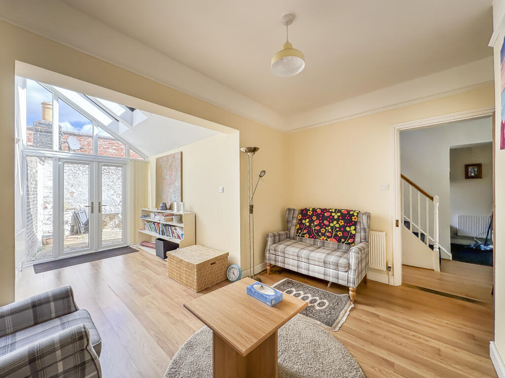 House in Newmarket - View 2