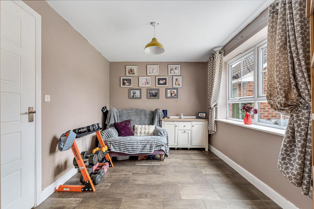 House in Rushcliffe, East Leake - More