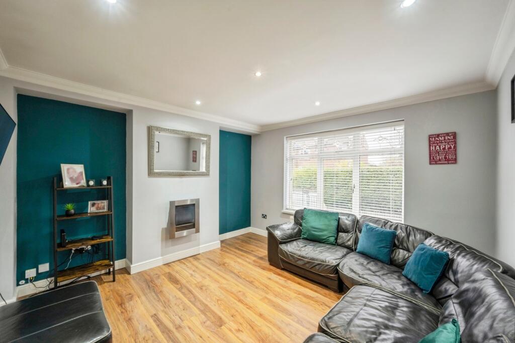 Wellington Grove, Doncaster, South Yorkshire, DN5 photo 4