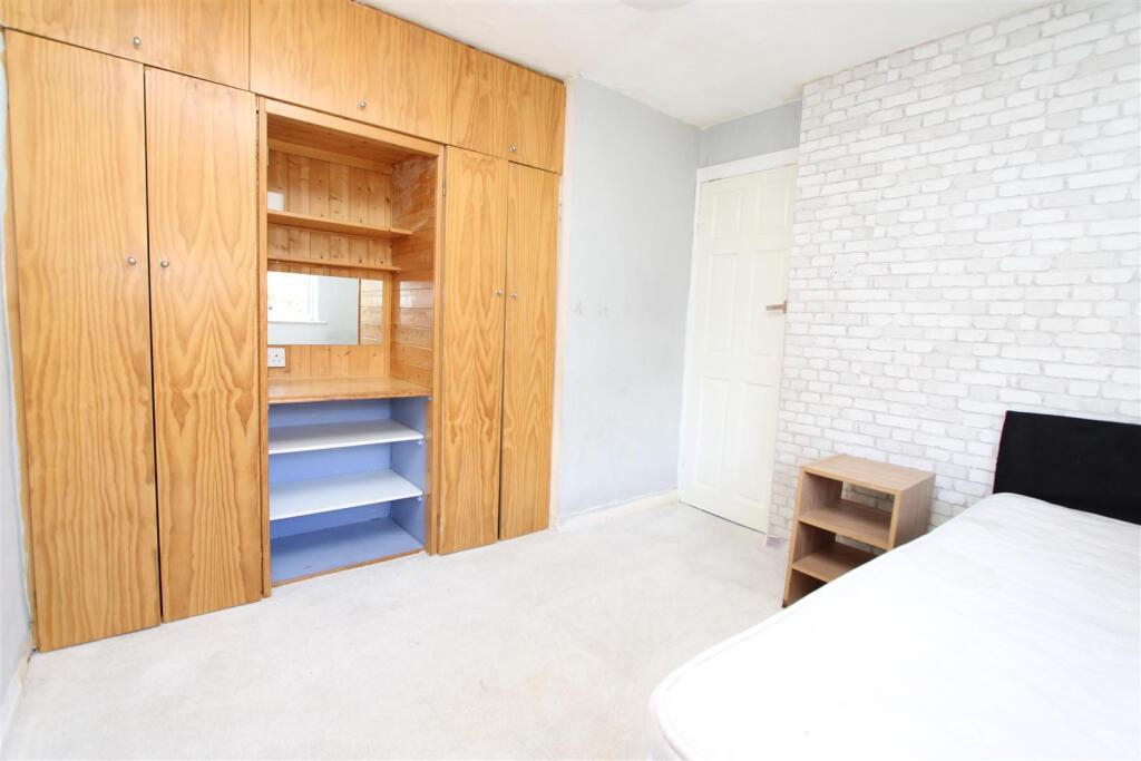 Additional image 20 of Kingsdale Crescent, Bradford