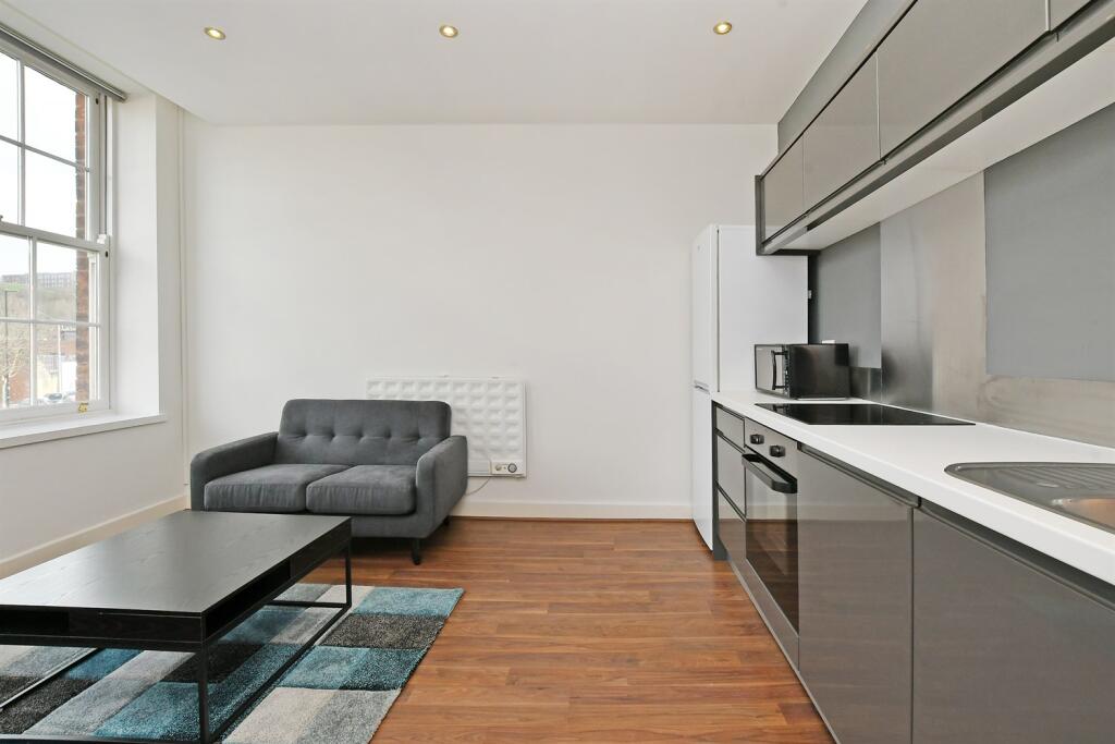 Apartment in Sheffield - More