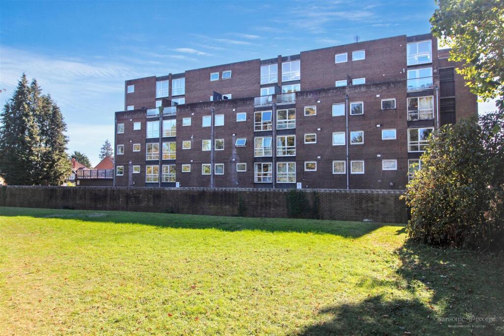 Main image of property: Bath Road, Southcote, Reading