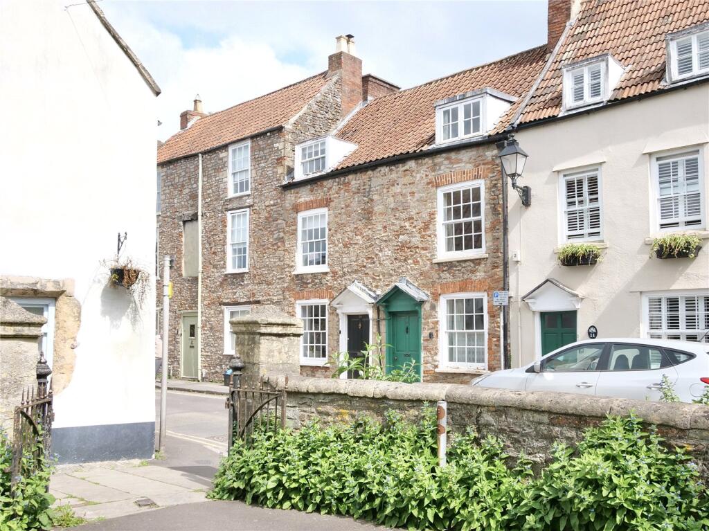 Main image of property: Cottage in Central Wells