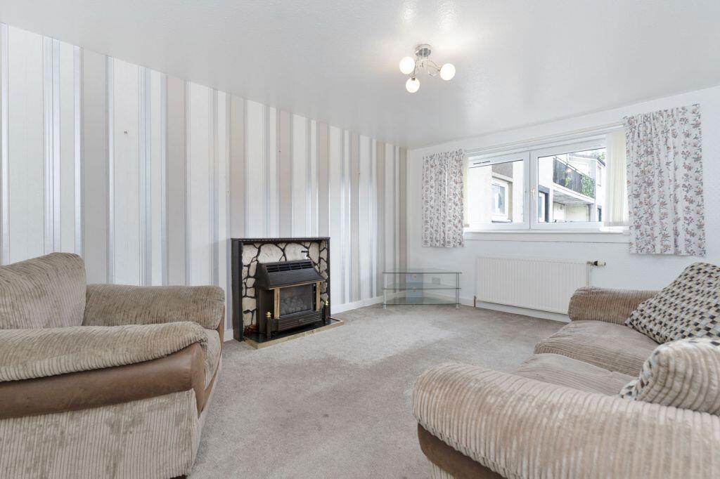 Apartment in Edinburgh, The Calders, Wester Hailes - View 5