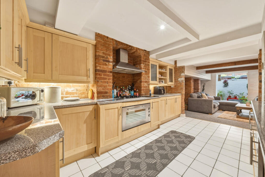 Apartment in Nottingham, The Park - View 5