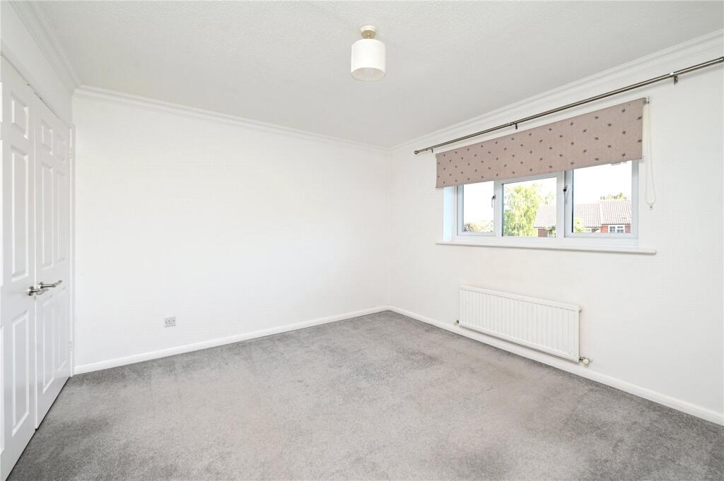 House in Hart, Moulsham Green, Yateley - View 5