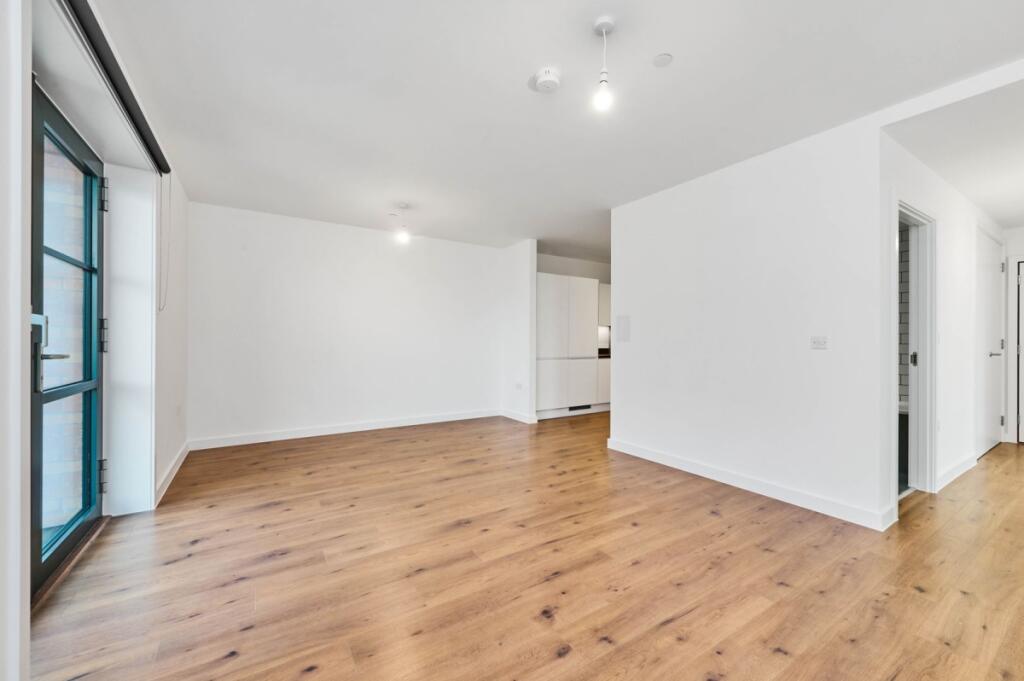 Apartment in Romford - View 2