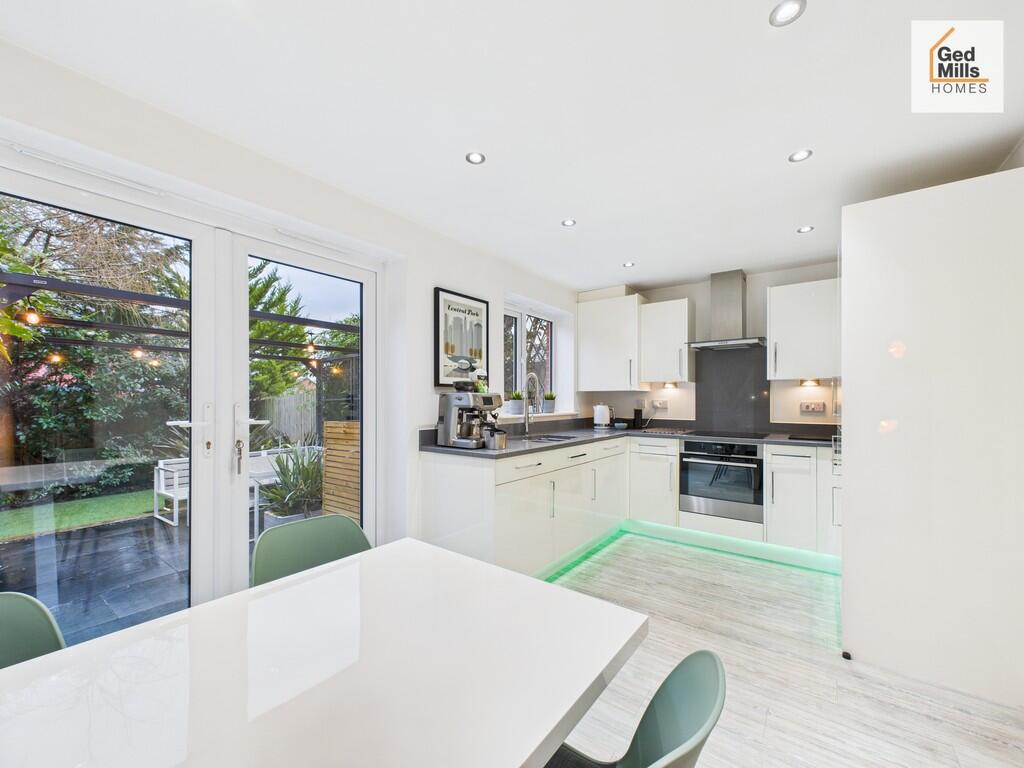Carnelian Close , Poulton-le-Fylde  photo 2