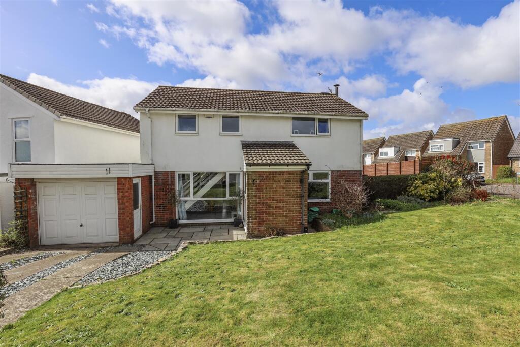 Main image of property: 11 Monmouth Way, Boverton, Llantwit Major, Vale Of Glamorgan, CF61 2GT