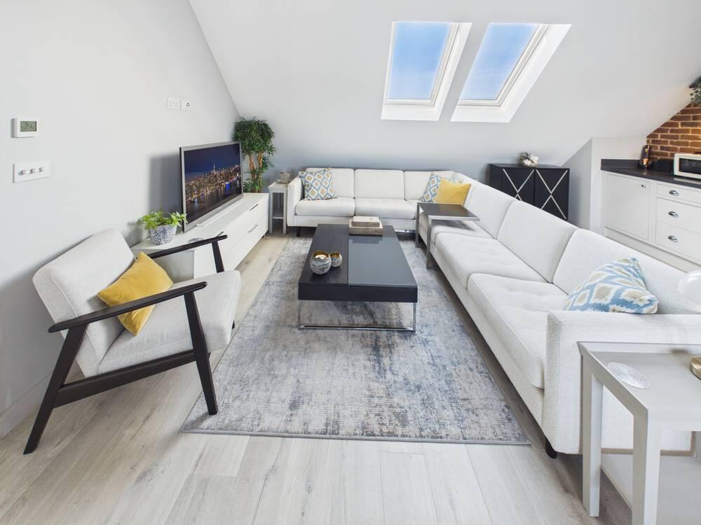 Apartment in Cotswold, Cirencester - View 2