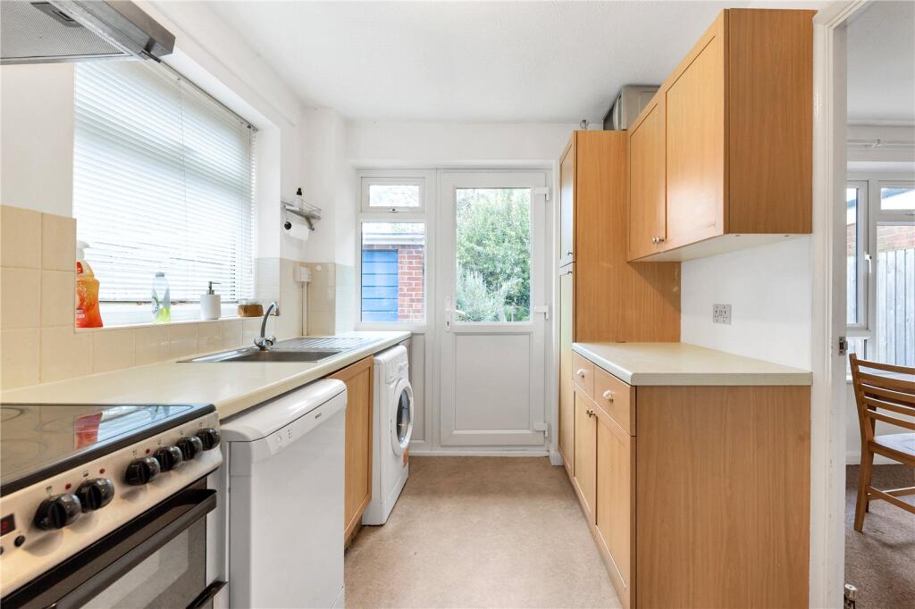 141, Kelsey Crescent, Cambridge, Cambridgeshire photo 4