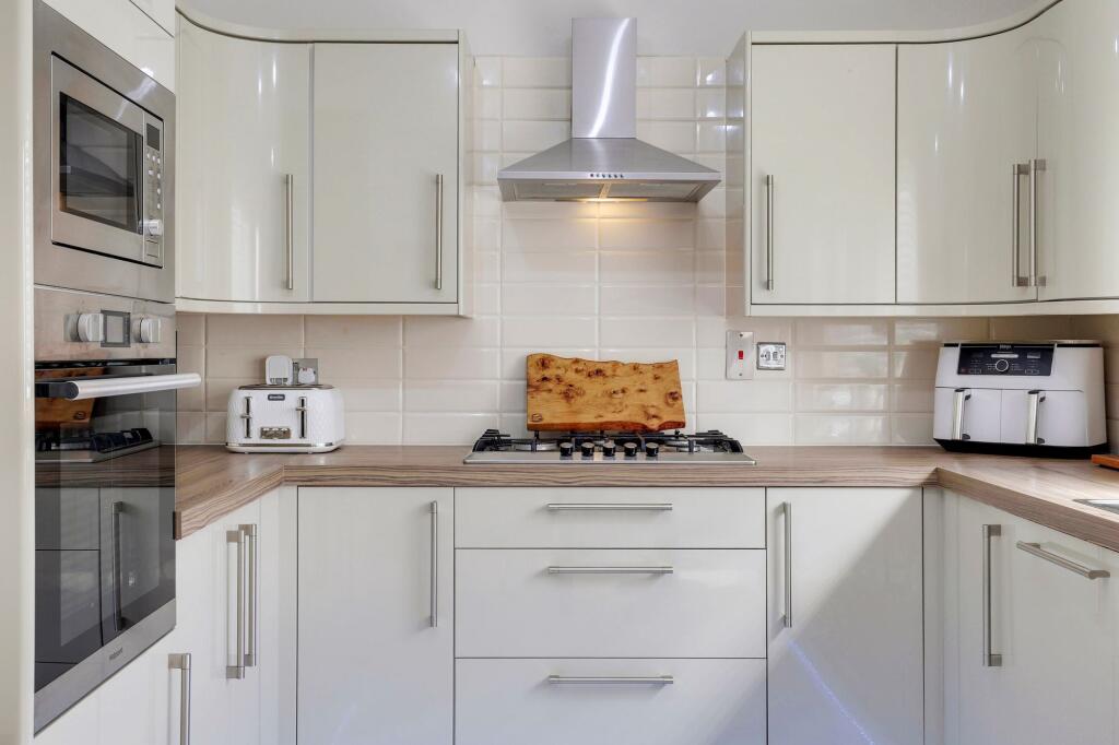 House in Nottingham, Beechdale - More