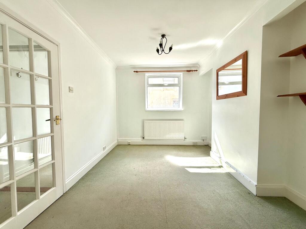 House in Swindon, Eastcott, Old Town - More