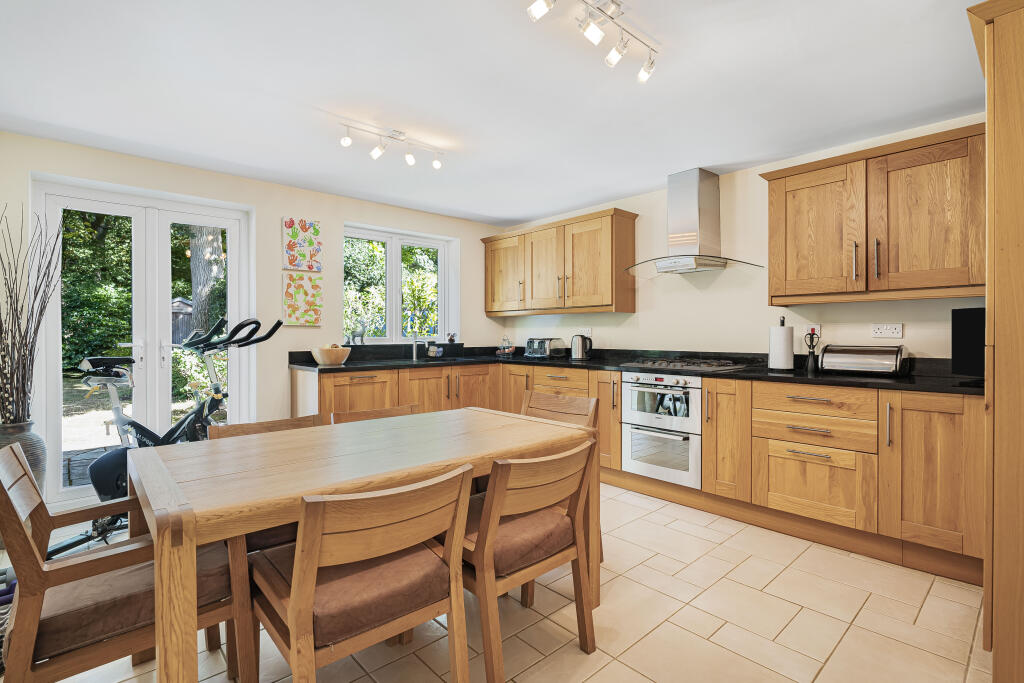 Reddings, Welwyn Garden City, AL8 photo 3