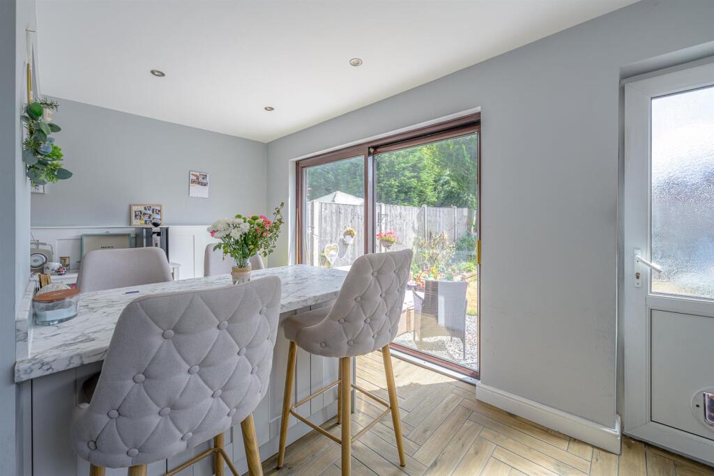 House in Dudley, Kingswinford - View 3