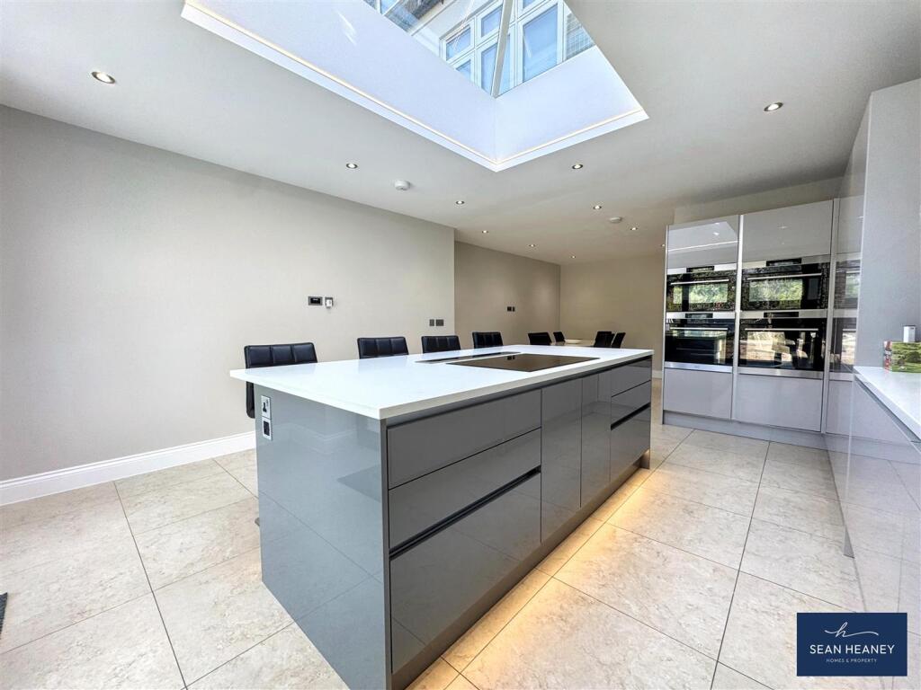 House in London, New Barnet - View 4