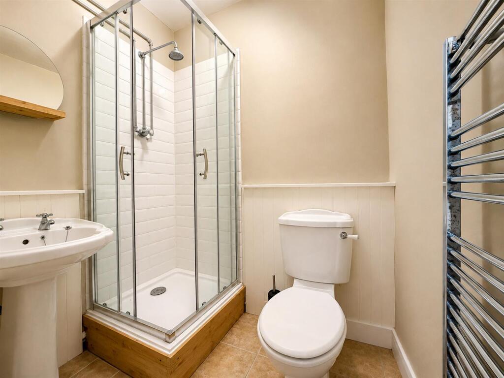 Apartment in Cheltenham, Marle Hill, Pittville - View 4