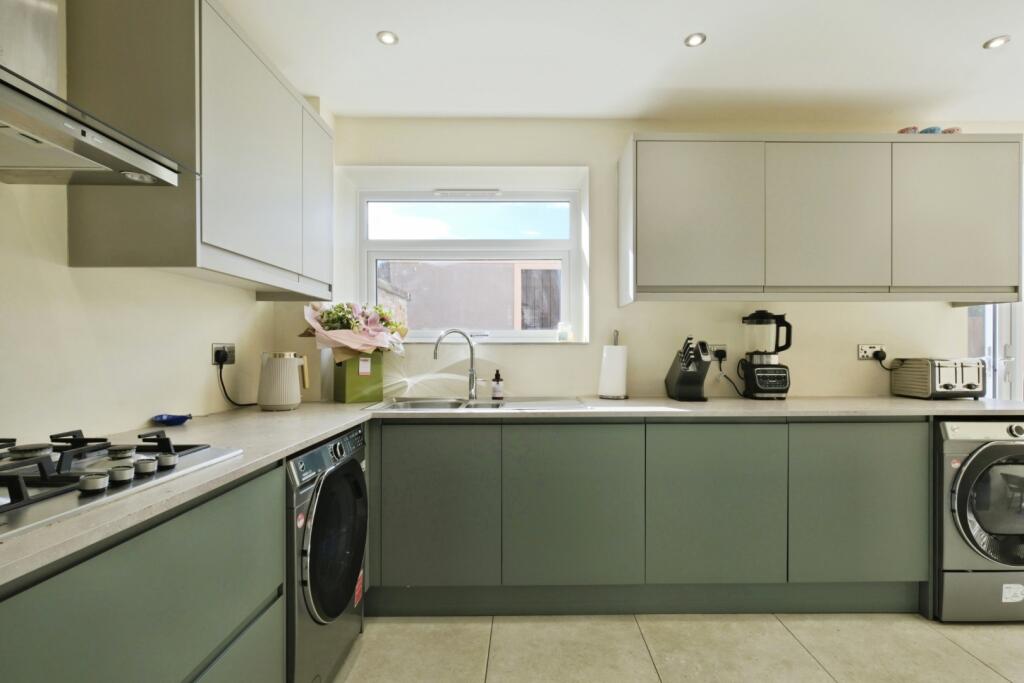 House in Southampton, Thornhill - View 5