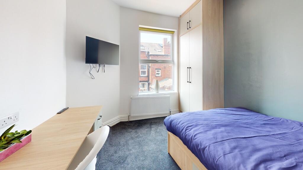 House in Leeds, Headingley Hill, Hyde Park - View 4