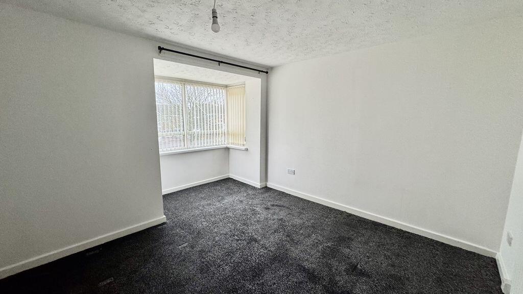 24, King Henry Court photo 3