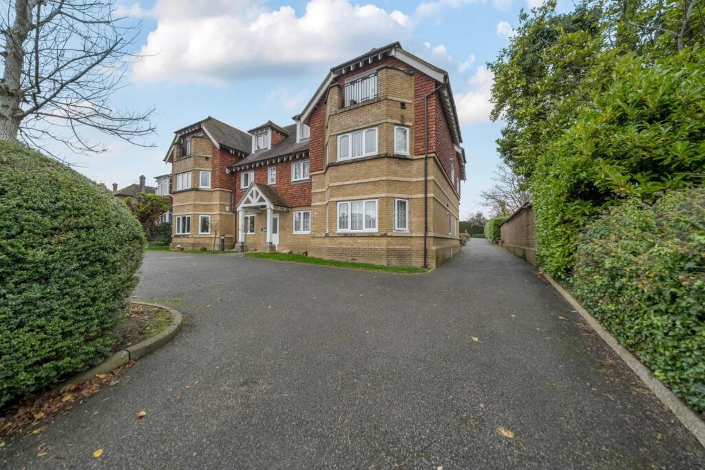 2-bed apartment on Magazine Road, Ashford TN24, £325,000