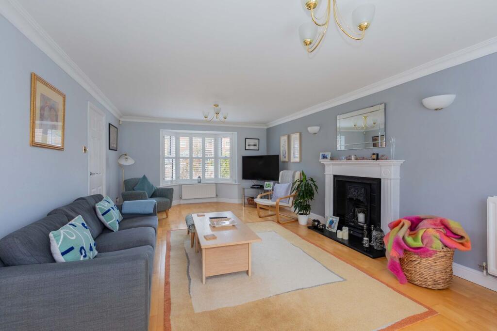 House in Slough - View 2