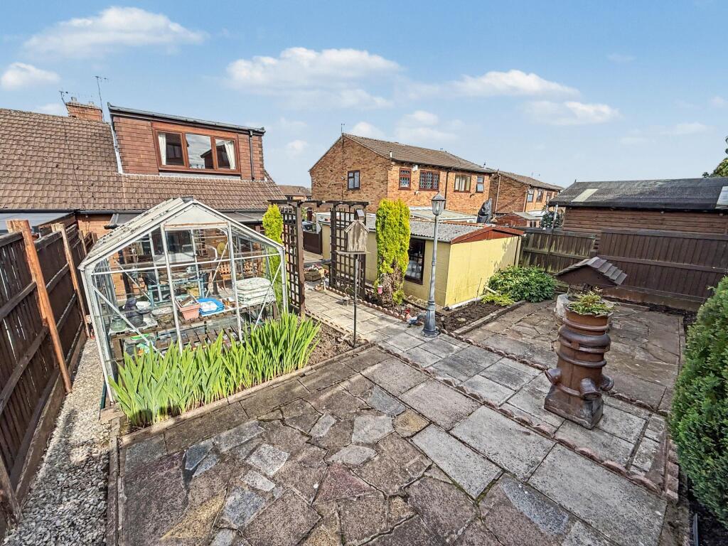 House in Stoke-on-Trent, Bucknall - View 3