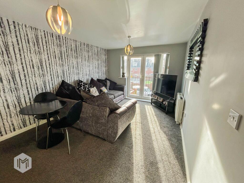 Oakwood Grove, Radcliffe, M26 photo 2