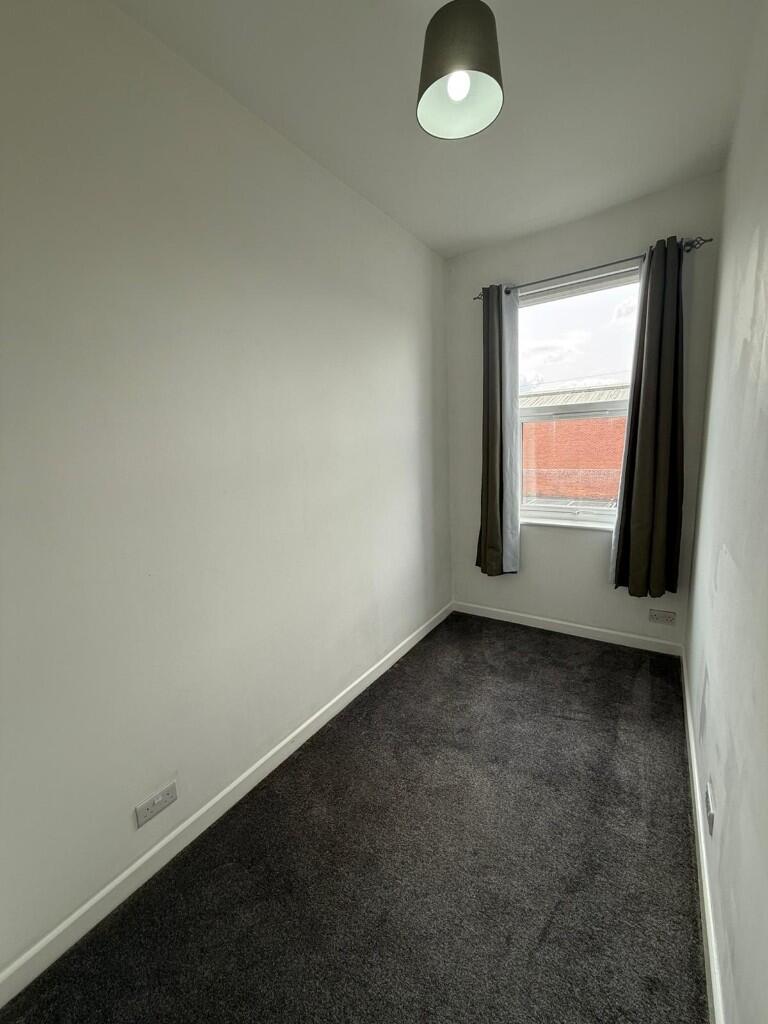 House in Oldham - View 5