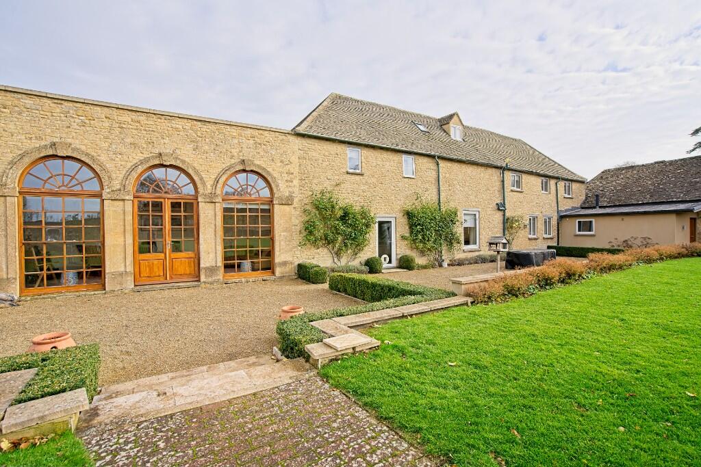 Main image of property: Cornbury Park, OX7