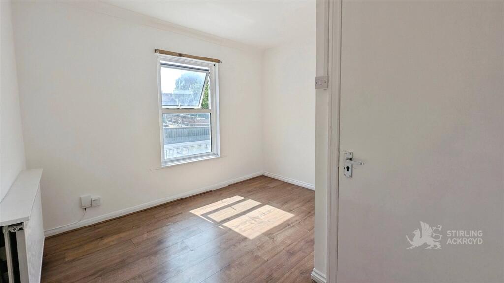 Apartment in Croydon - More