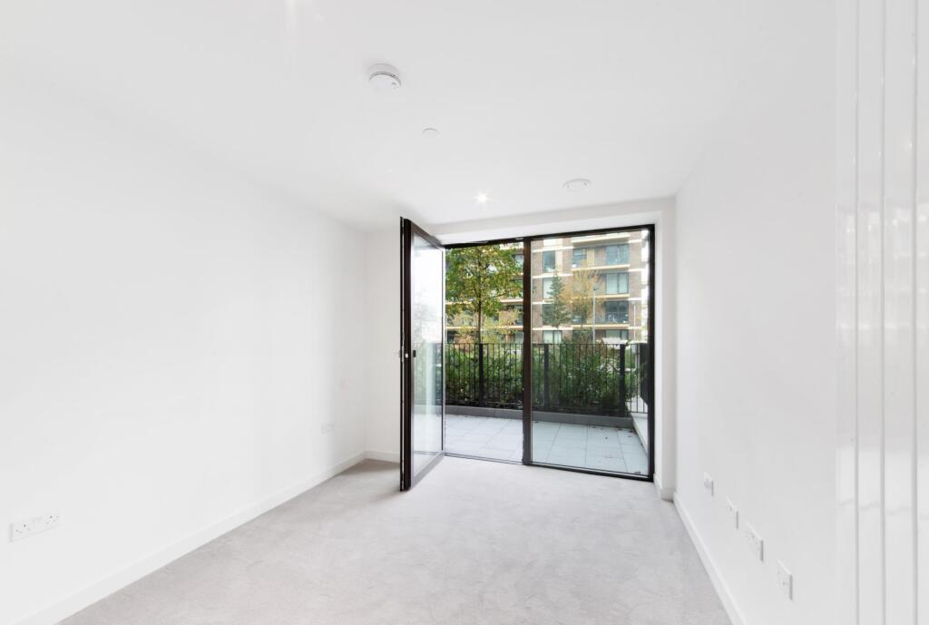 John Cabot House, Royal Wharf, E16 - View 4