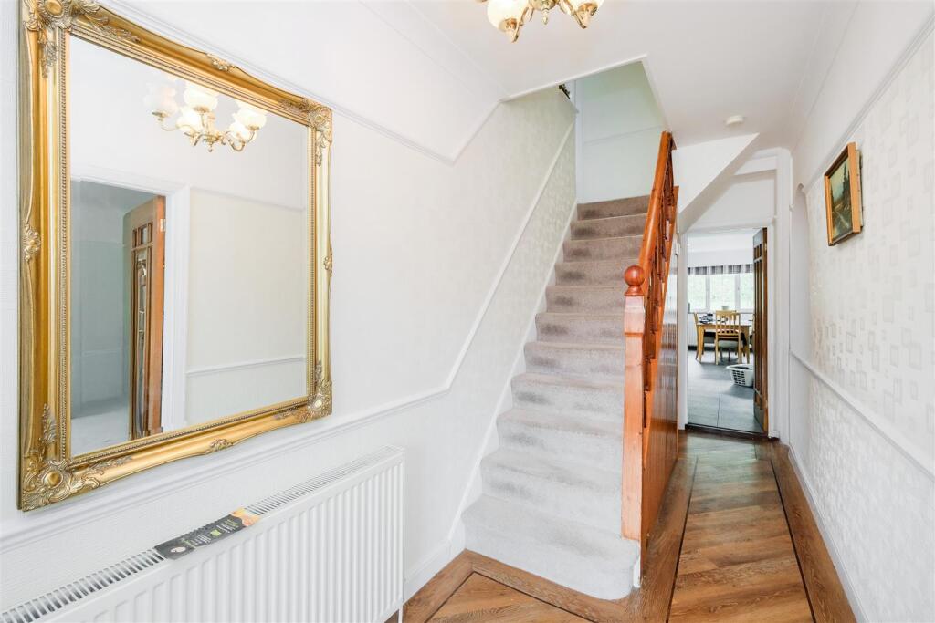 House in London - View 2