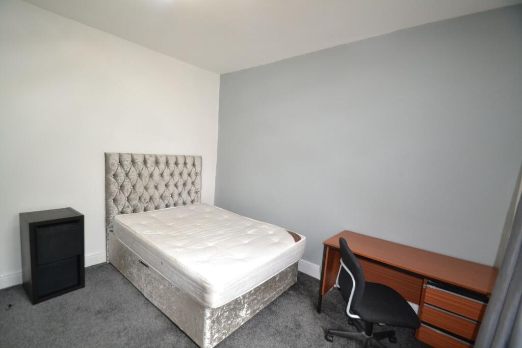 1 bedroom house share for rent