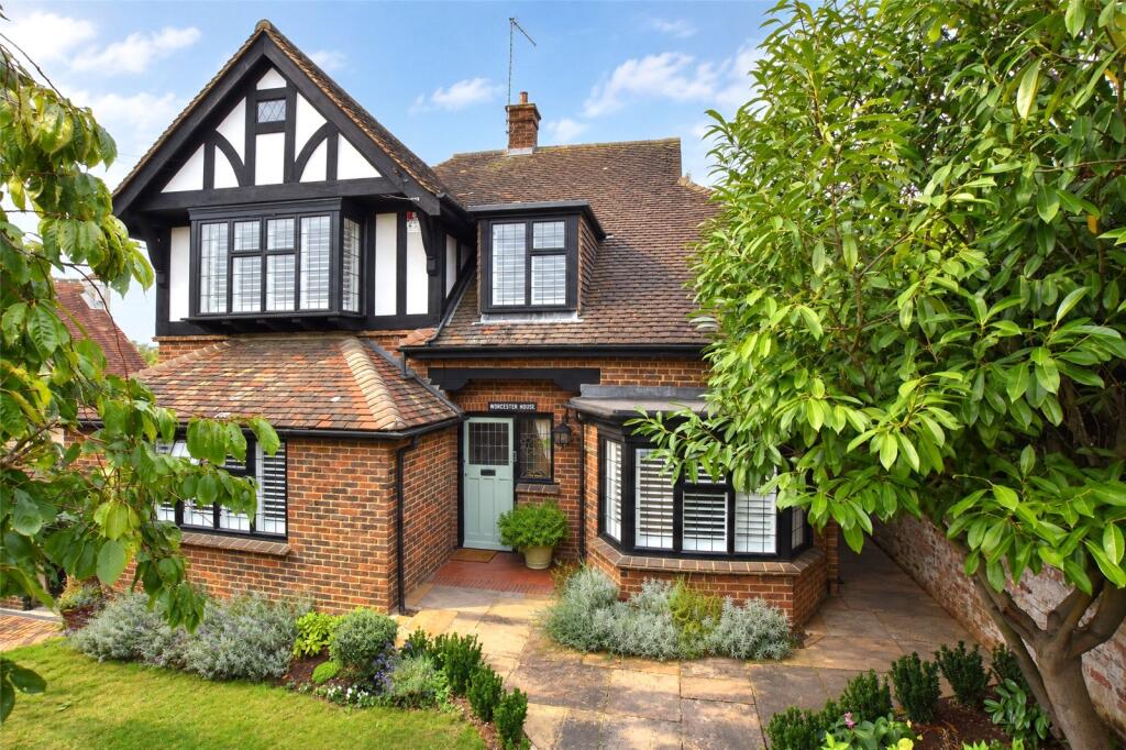 Main image of property: Park Rise, Leatherhead, KT22