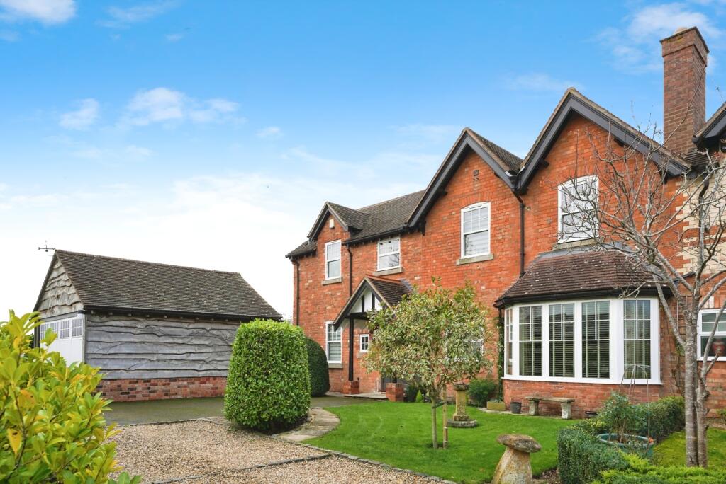 Main image of property: Longdon Court, Wickhamford, Evesham, Worcestershire, WR11