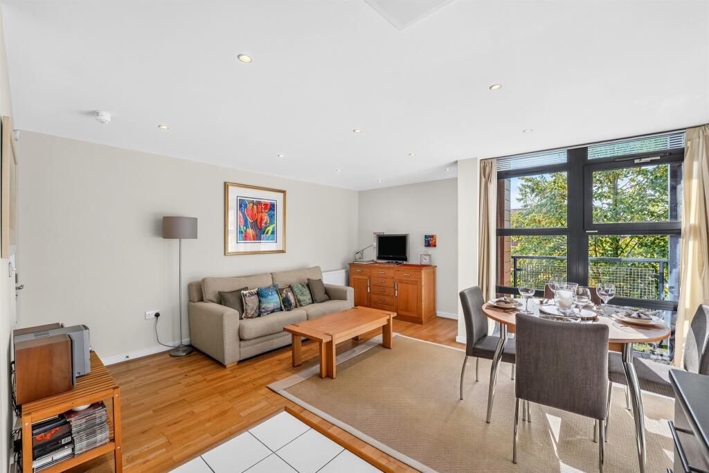 Apartment in London - View 2