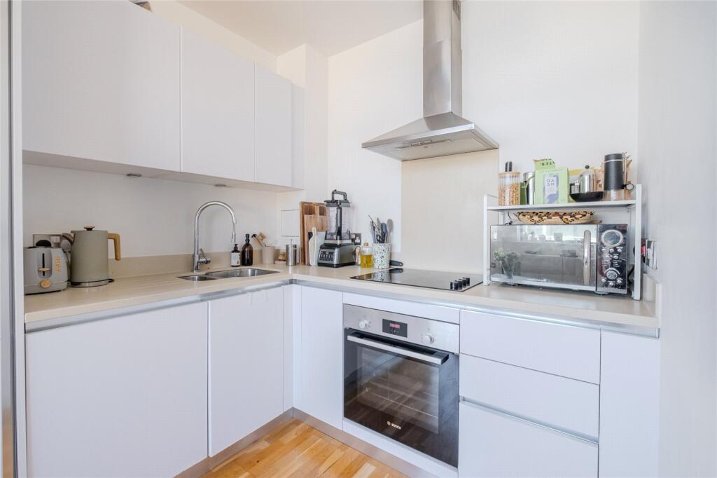 Apartment in London - View 5