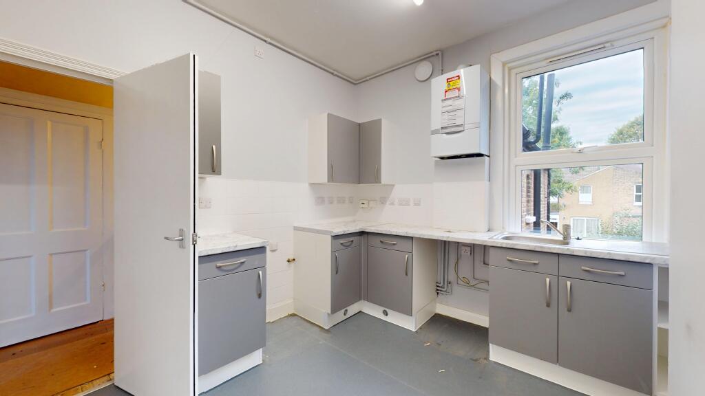 Apartment in London - View 5