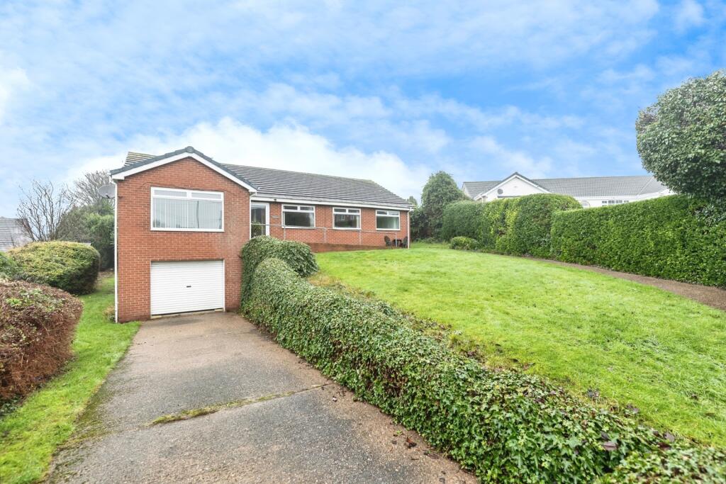 Main image of property: Hill Fold, South Elmsall, Pontefract, West Yorkshire, WF9