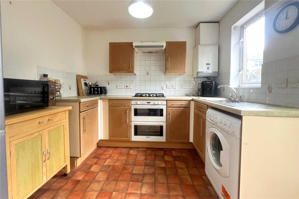 Selborne Gardens, Farnham, Surrey, GU9 - More