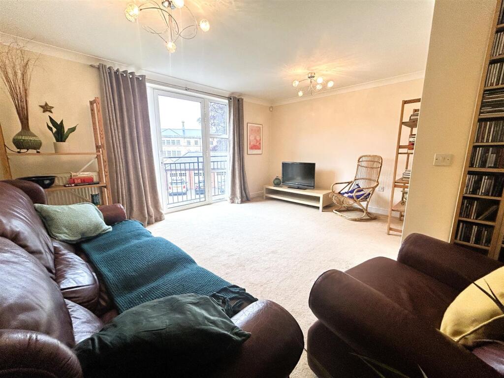 Brooke Close, Belper photo 4