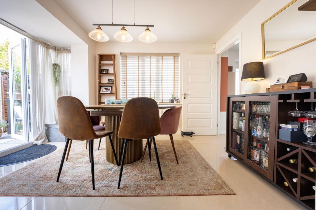 House in Nottingham, The Fairways, Chilwell - View 4